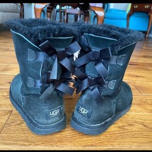 Women’s Bailey Bow ll Black UGGS Size 8